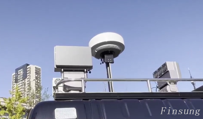 Vehículo con sistema de defensa de drones