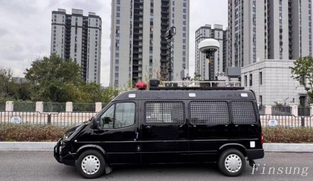 Vehículo con sistema de defensa de drones